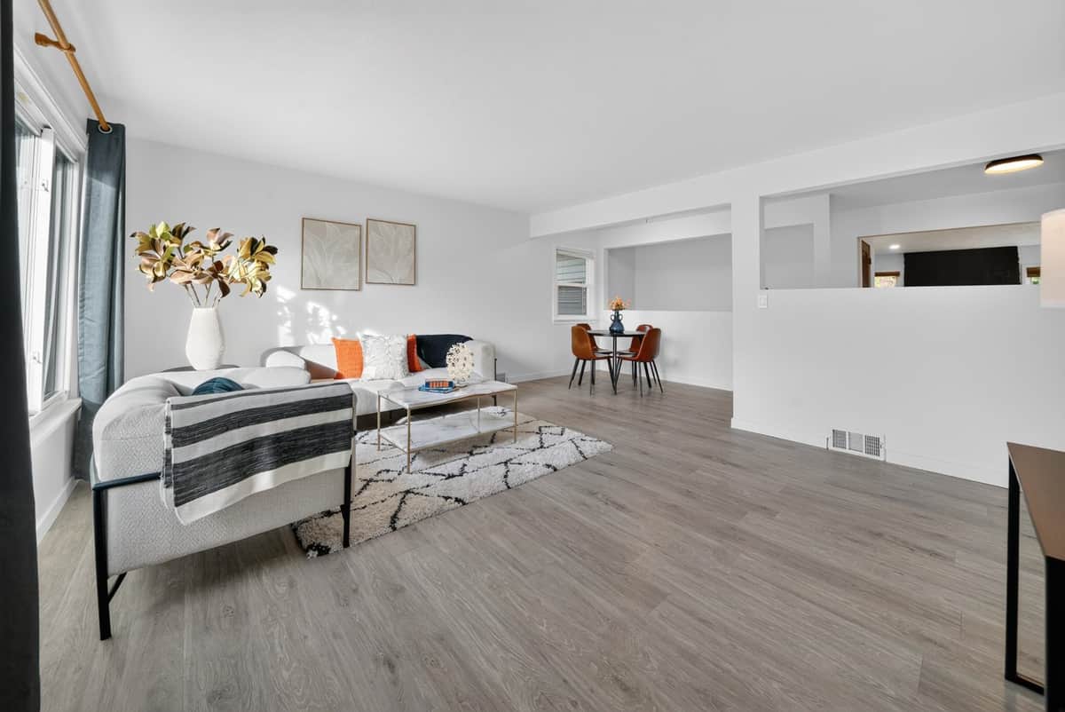 5704 N F St thumbnail 3