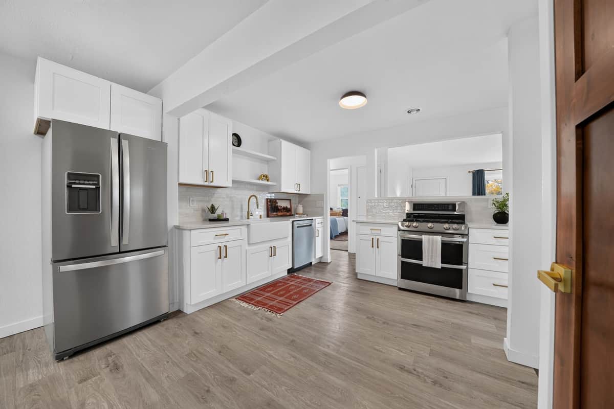 5704 N F St thumbnail 8