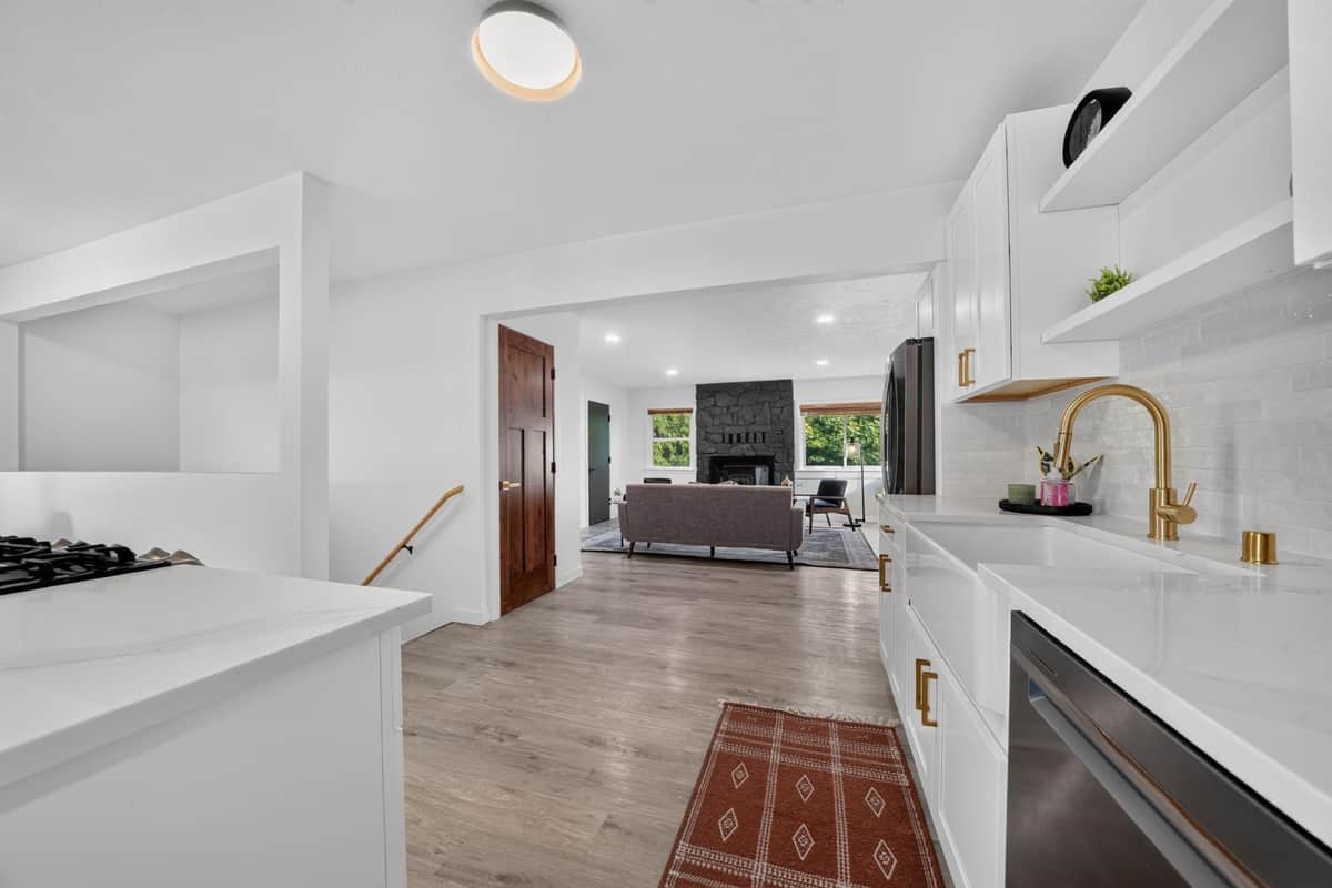 5704 N F St thumbnail 10