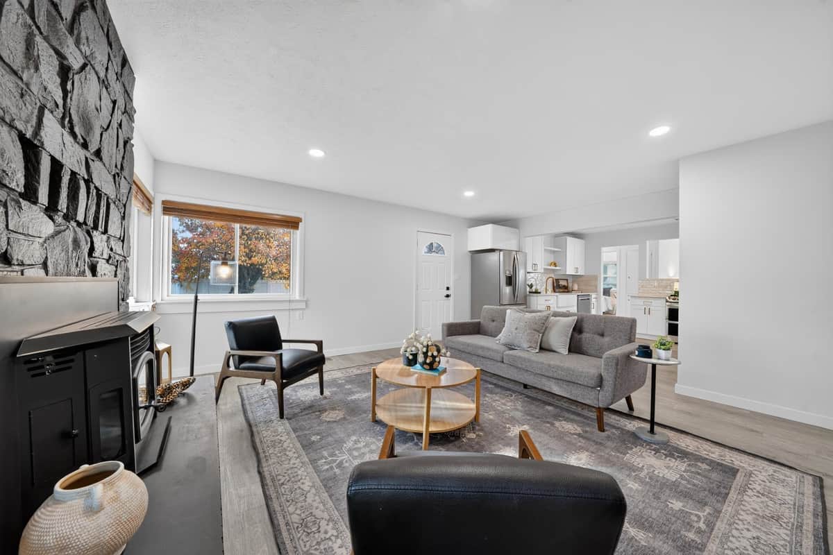 5704 N F St thumbnail 14