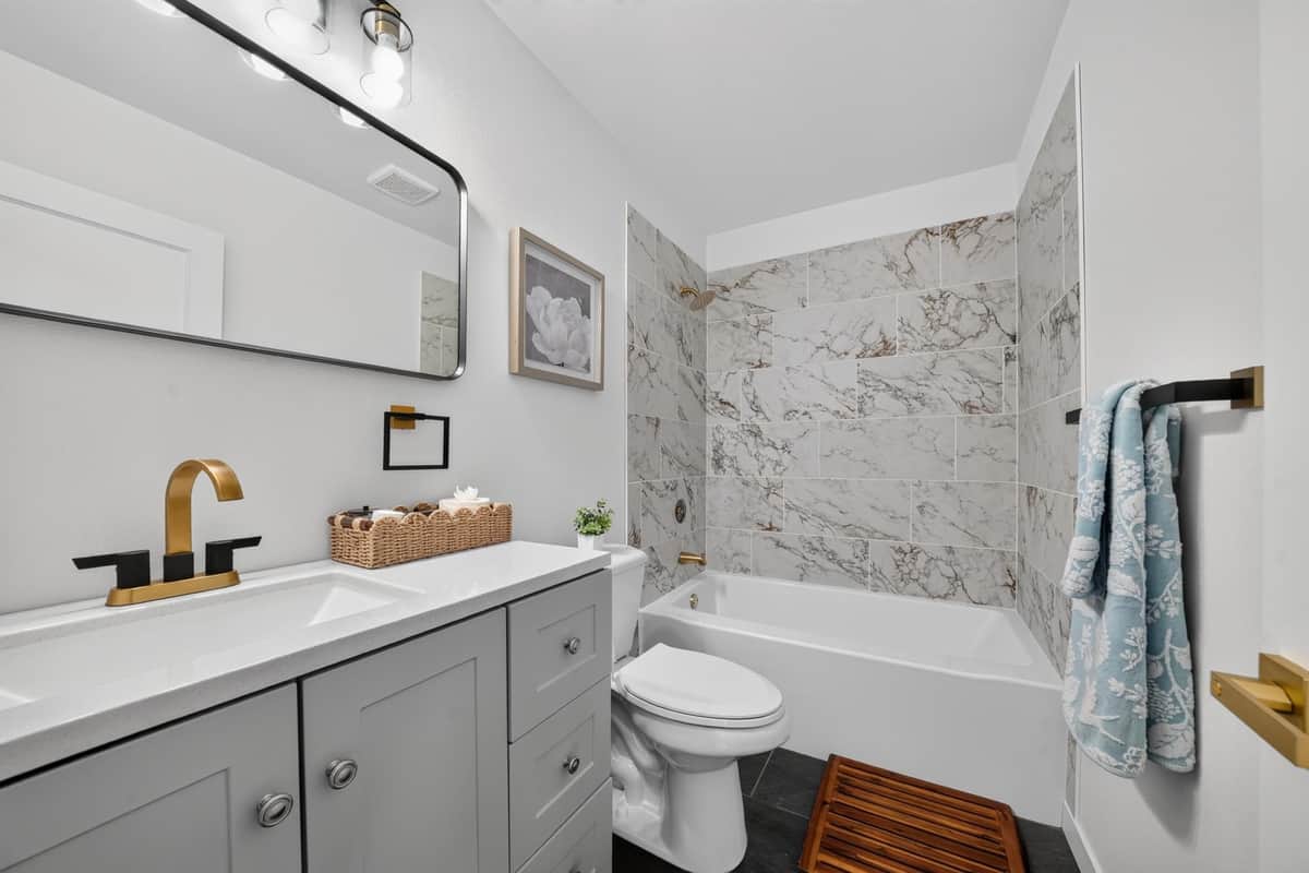 5704 N F St thumbnail 27