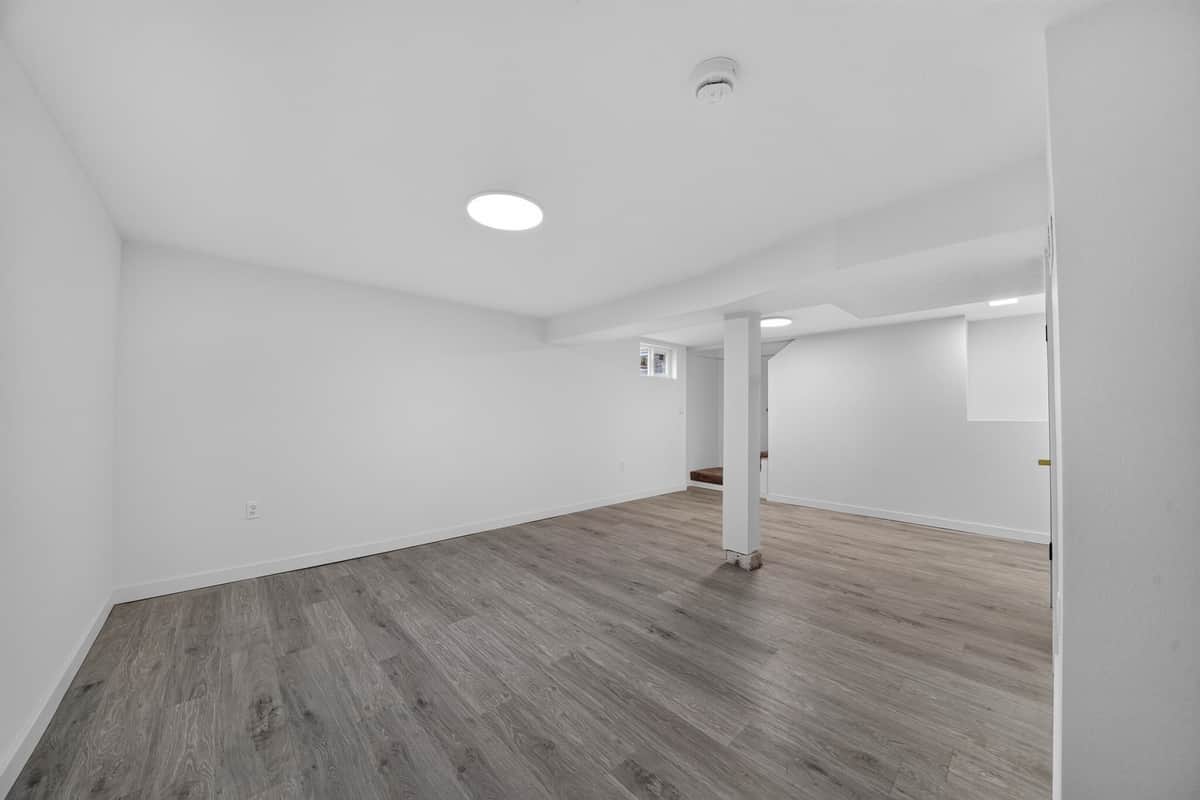 5704 N F St thumbnail 32