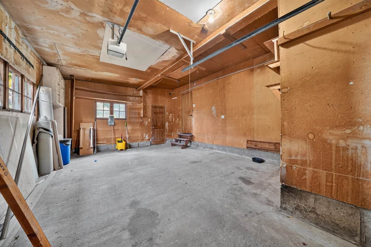 5704 N F St thumbnail 40