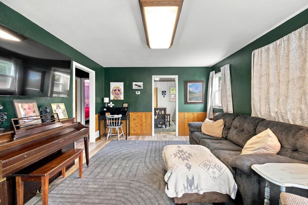 475 S Oak St thumbnail 2