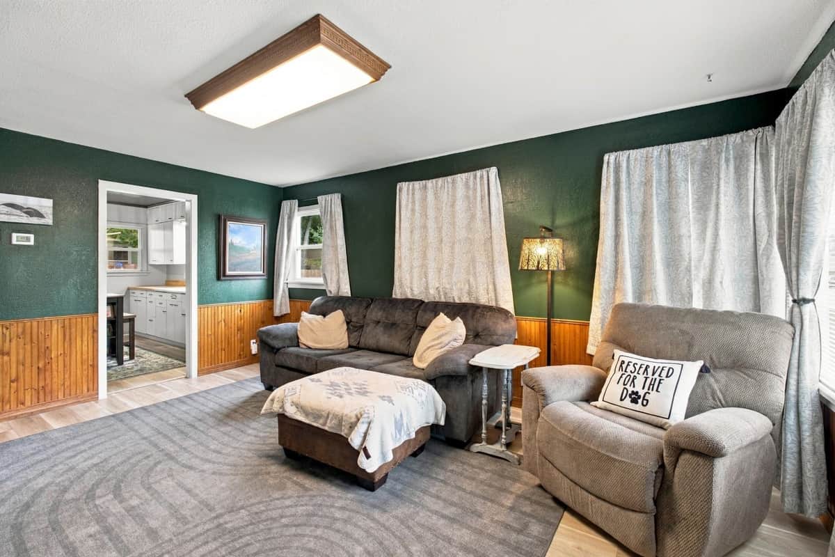 475 S Oak St thumbnail 3