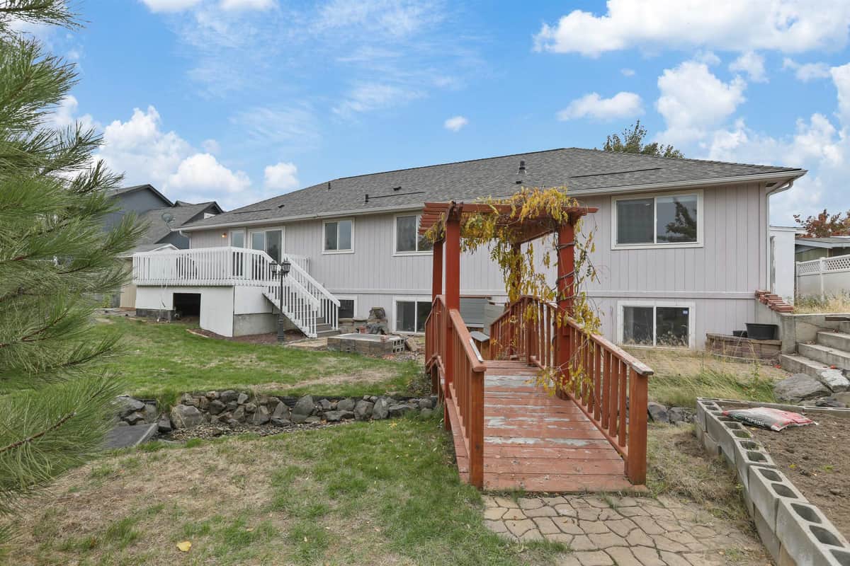 2820 W Hawthorne Rd thumbnail 29