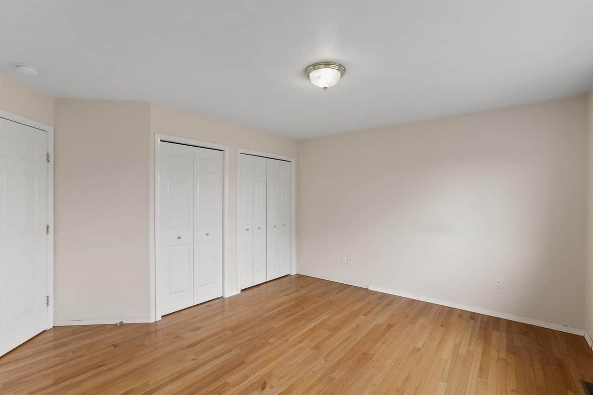 2820 W Hawthorne Rd thumbnail 17