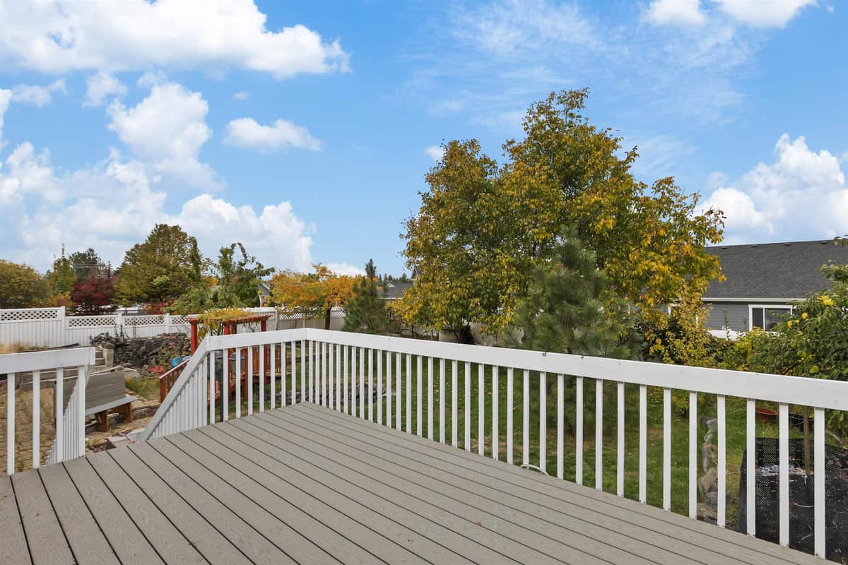 2820 W Hawthorne Rd thumbnail 13