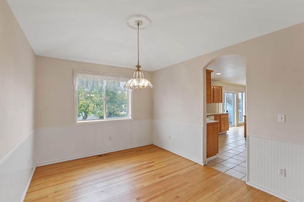 2820 W Hawthorne Rd thumbnail 12