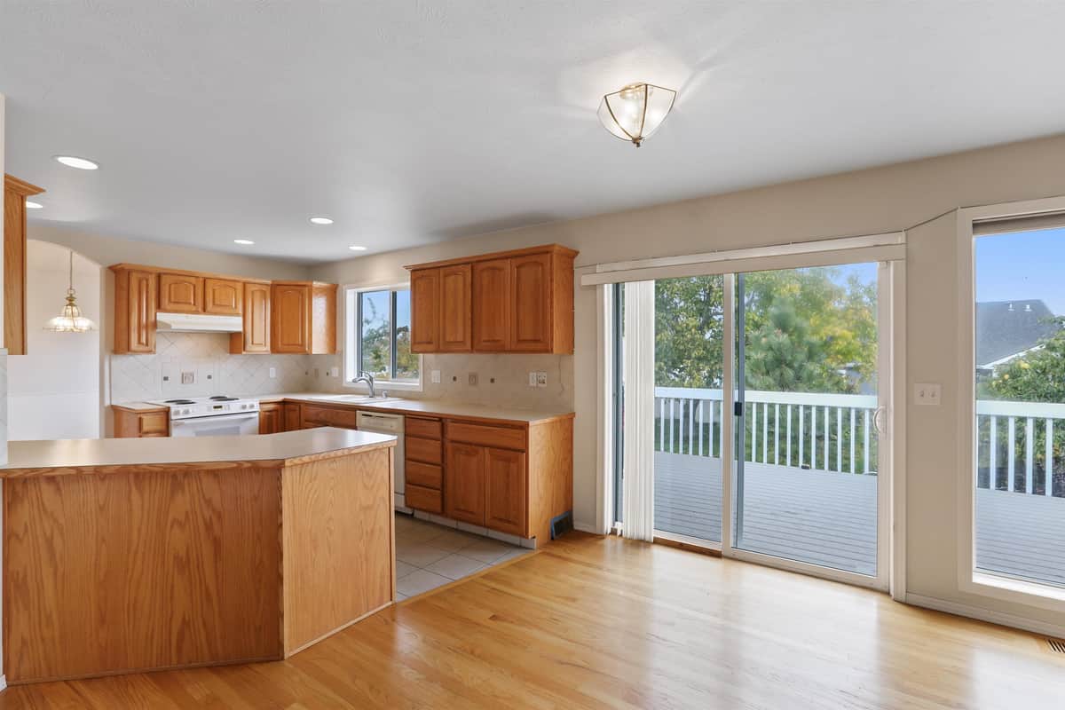 2820 W Hawthorne Rd thumbnail 8