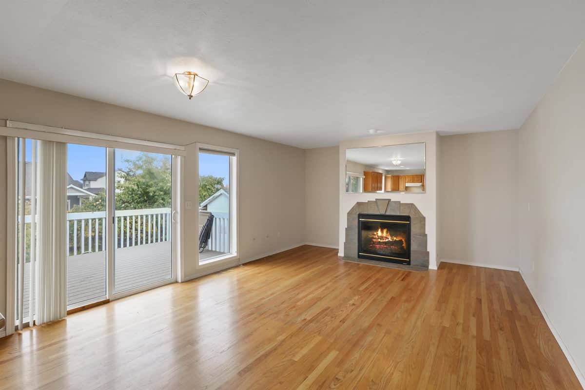 2820 W Hawthorne Rd thumbnail 7