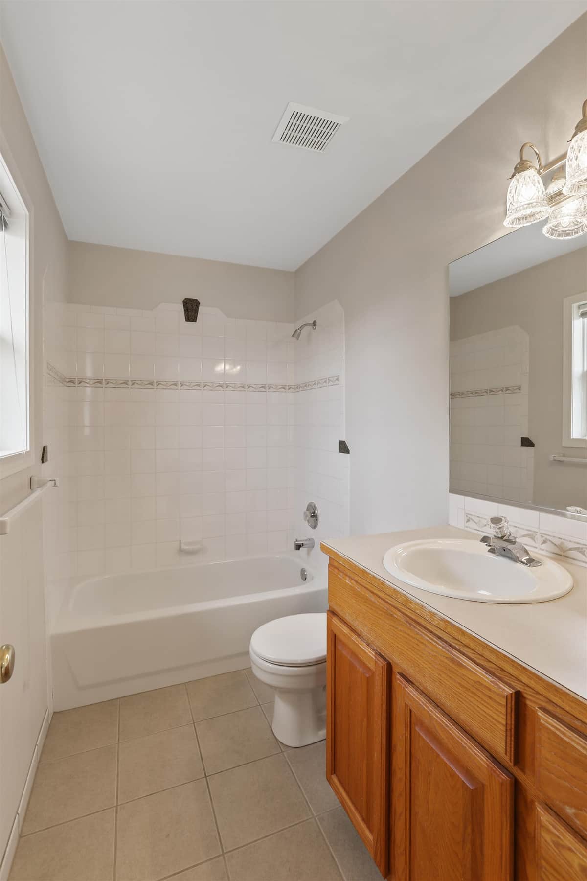 2820 W Hawthorne Rd thumbnail 14