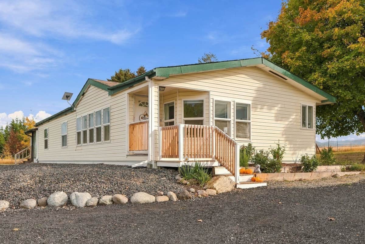5519 S Chapman Rd thumbnail 2