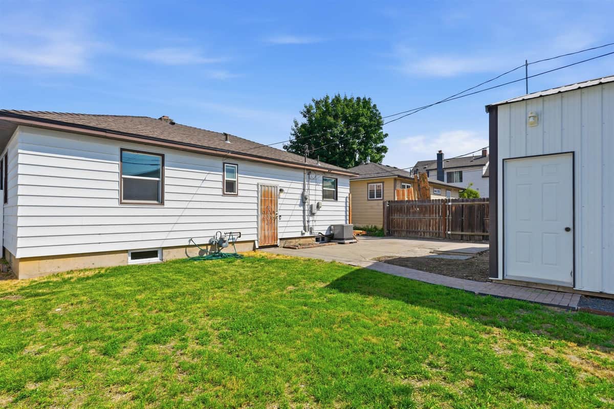 3823 W Princeton Ave thumbnail 32