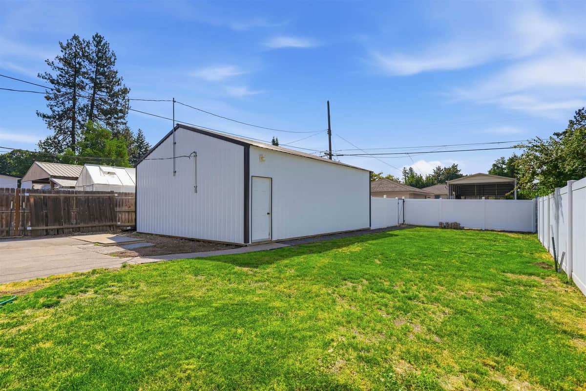 3823 W Princeton Ave thumbnail 33