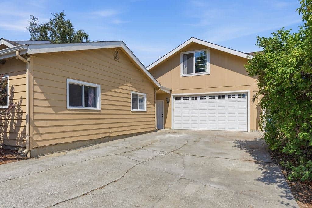 1616 W Strong Rd thumbnail 5