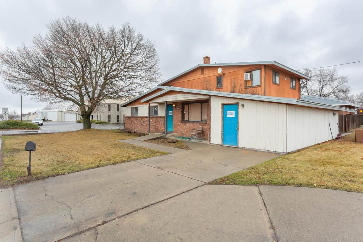 10623 E Montgomery Ave thumbnail 2