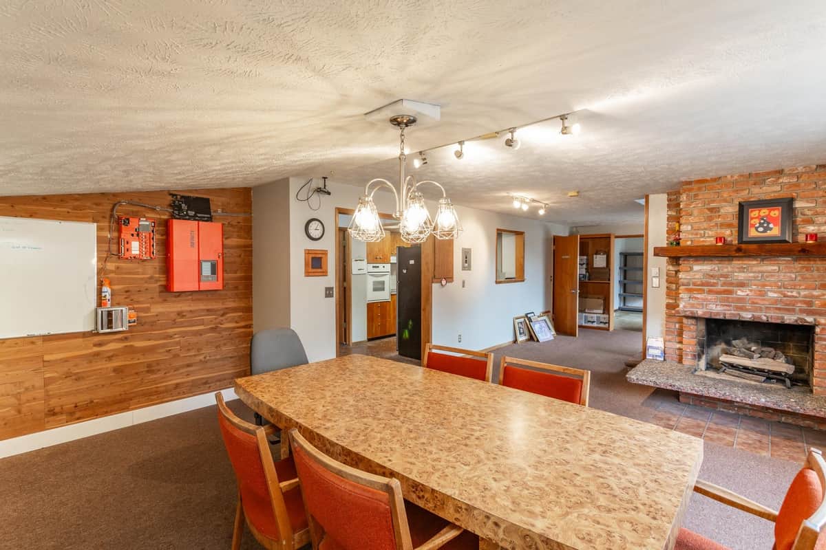 10623 E Montgomery Ave thumbnail 12