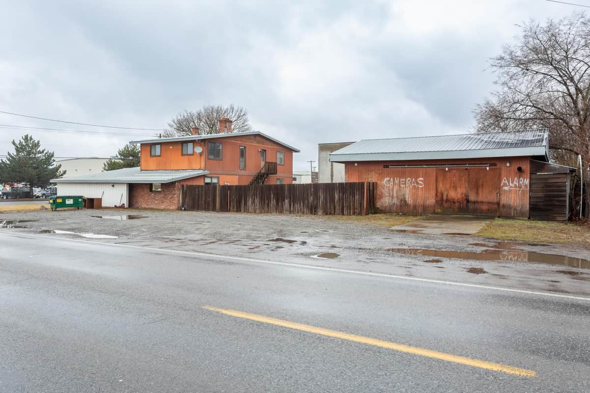 10623 E Montgomery Ave thumbnail 28