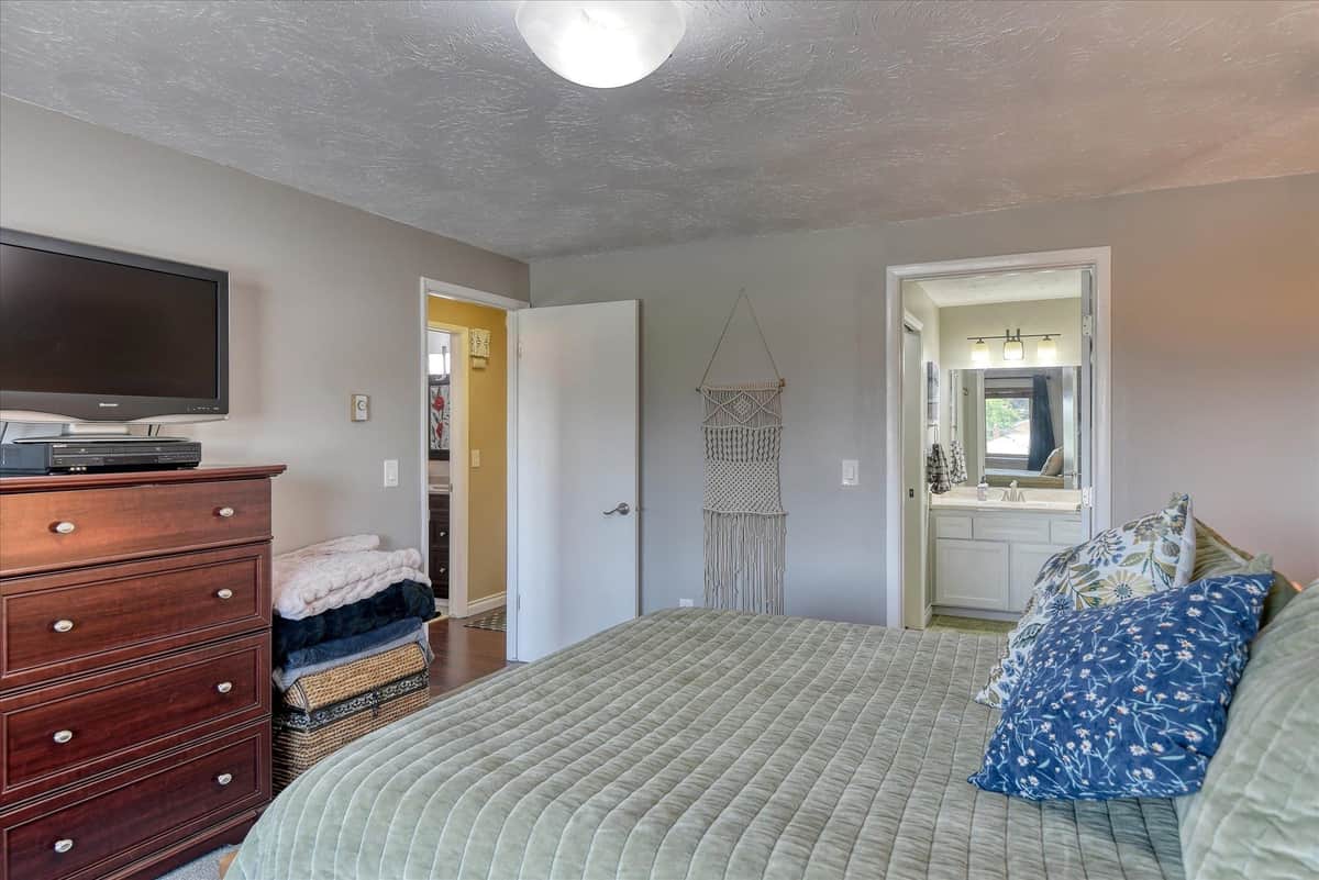 10407 E Main Ave thumbnail 21