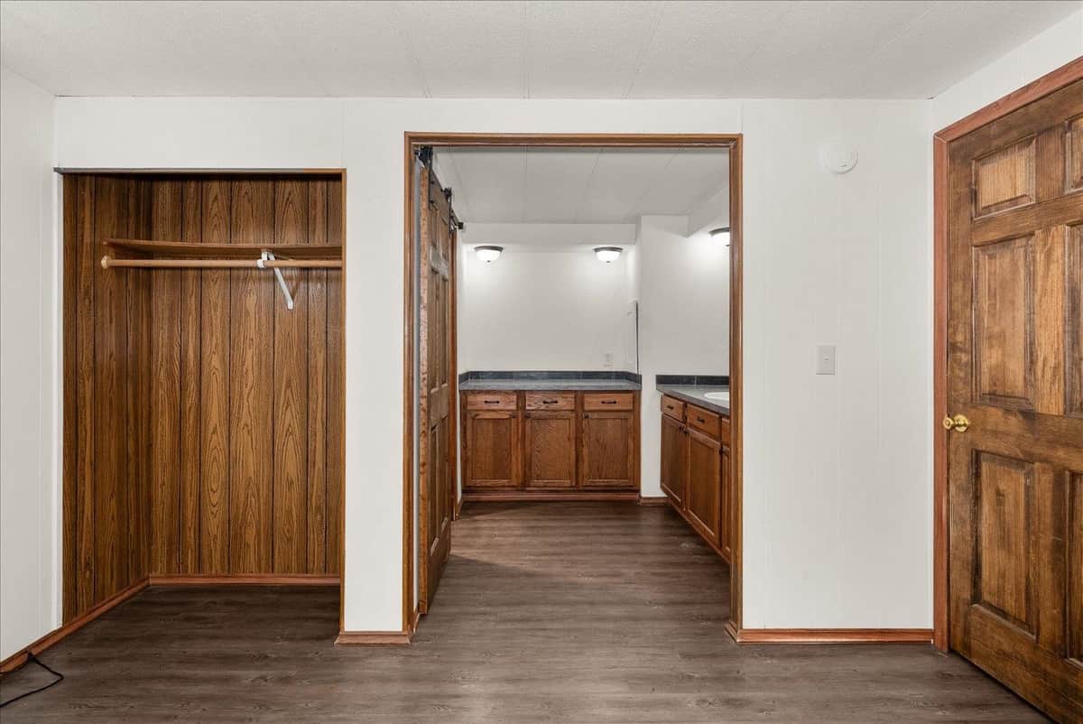4315 E 8th Ave thumbnail 15