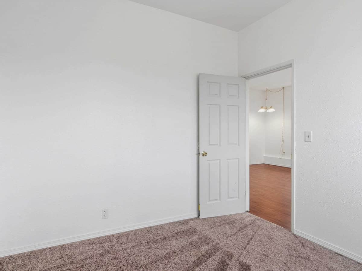 1529 W 1st Ave thumbnail 13