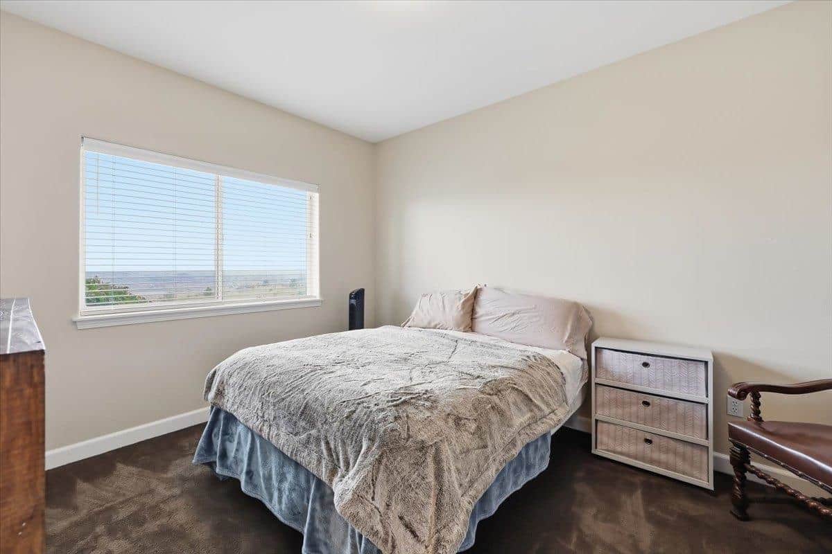 22718 E Dutchmans Ln thumbnail 14