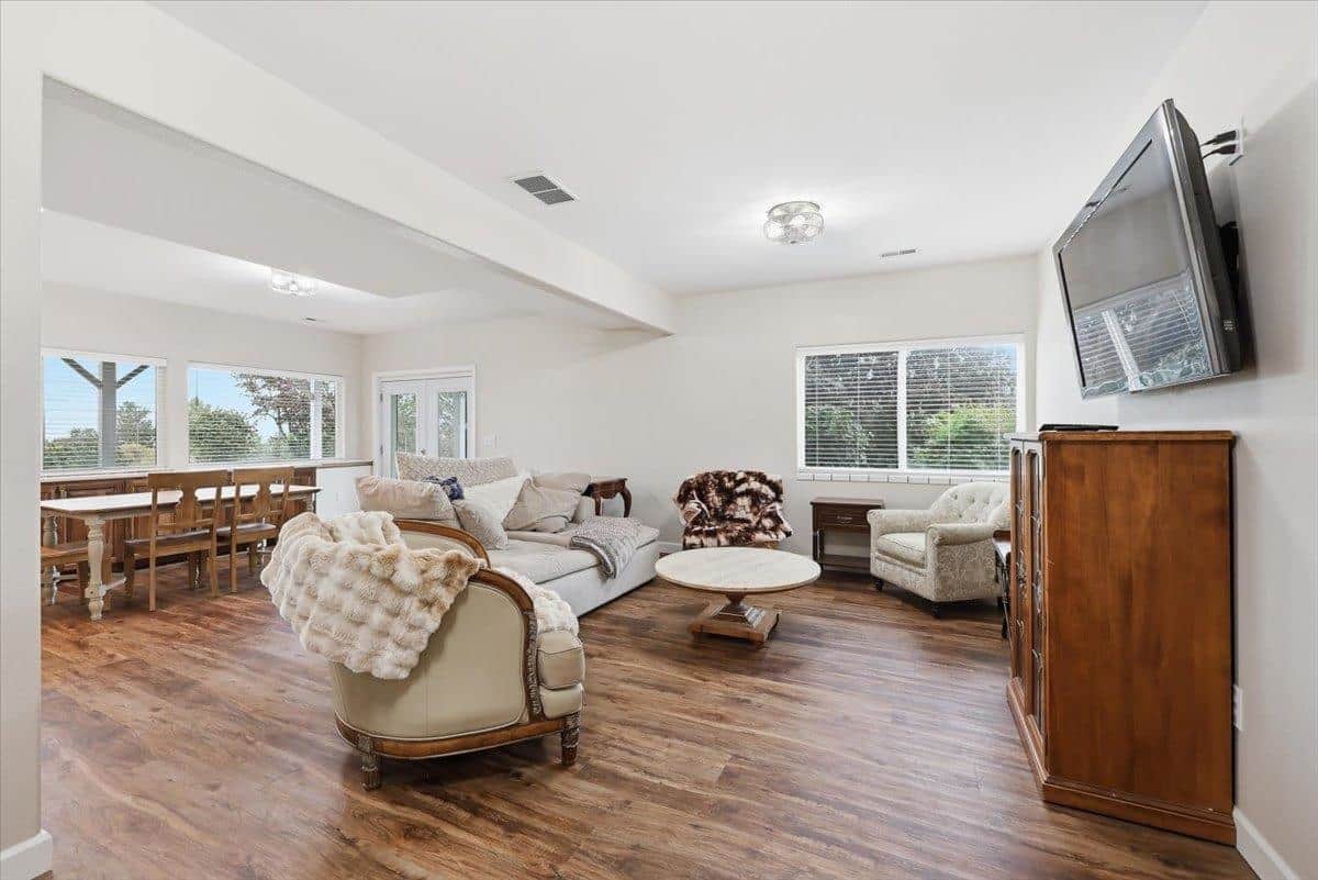 22718 E Dutchmans Ln thumbnail 26