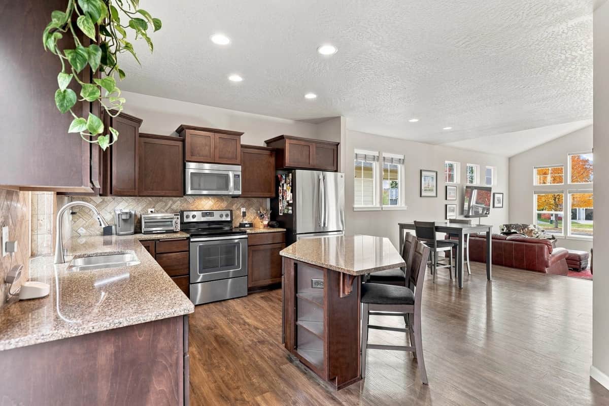 9206 N Rosebury Ln thumbnail 3