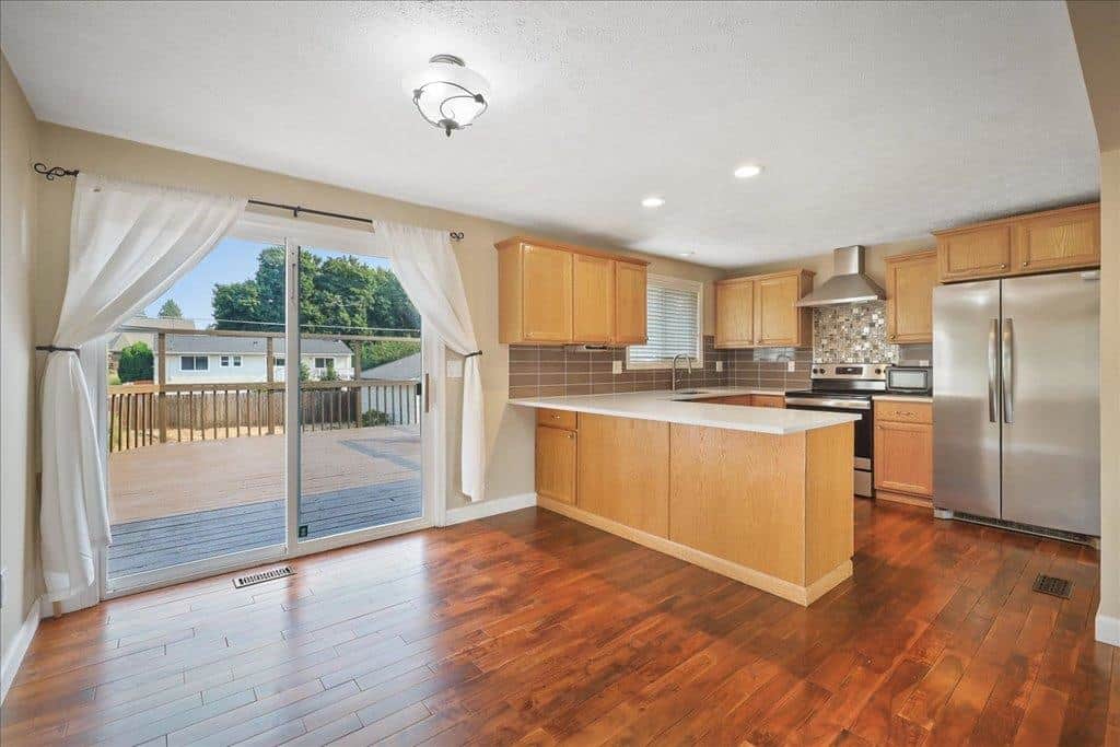 1427 E 35th Ave thumbnail 2