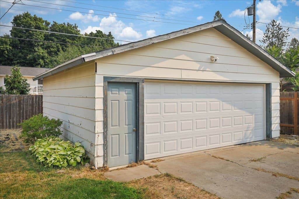 1427 E 35th Ave thumbnail 6