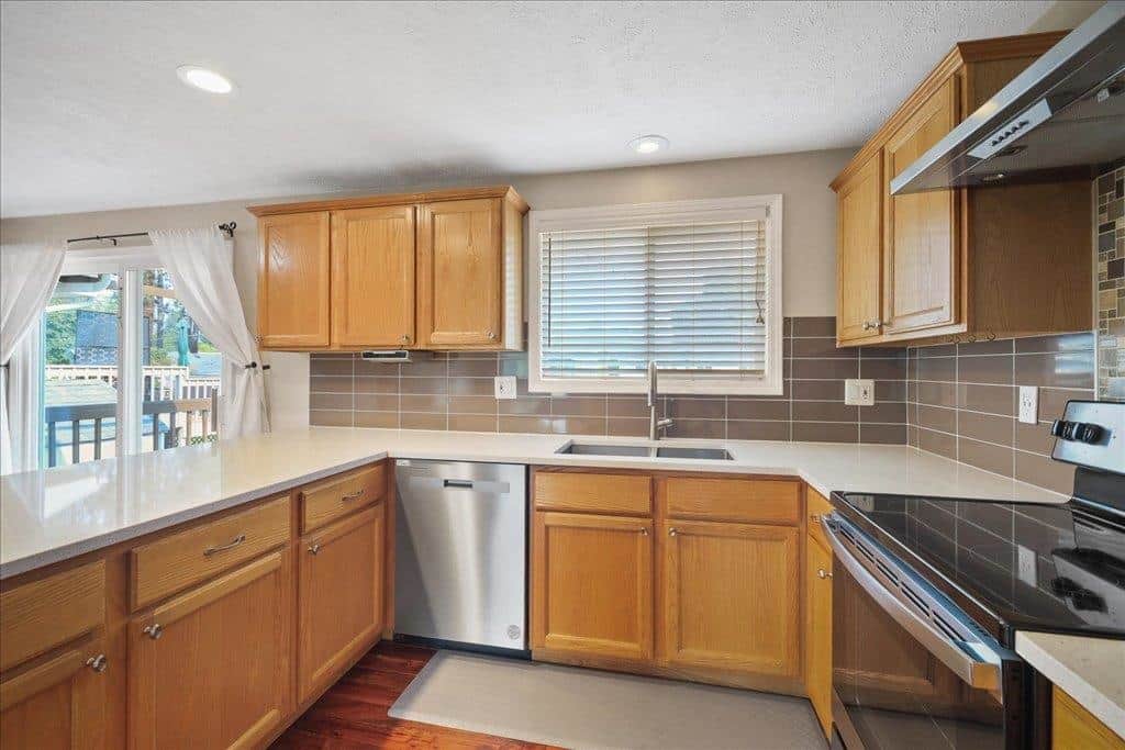 1427 E 35th Ave thumbnail 15