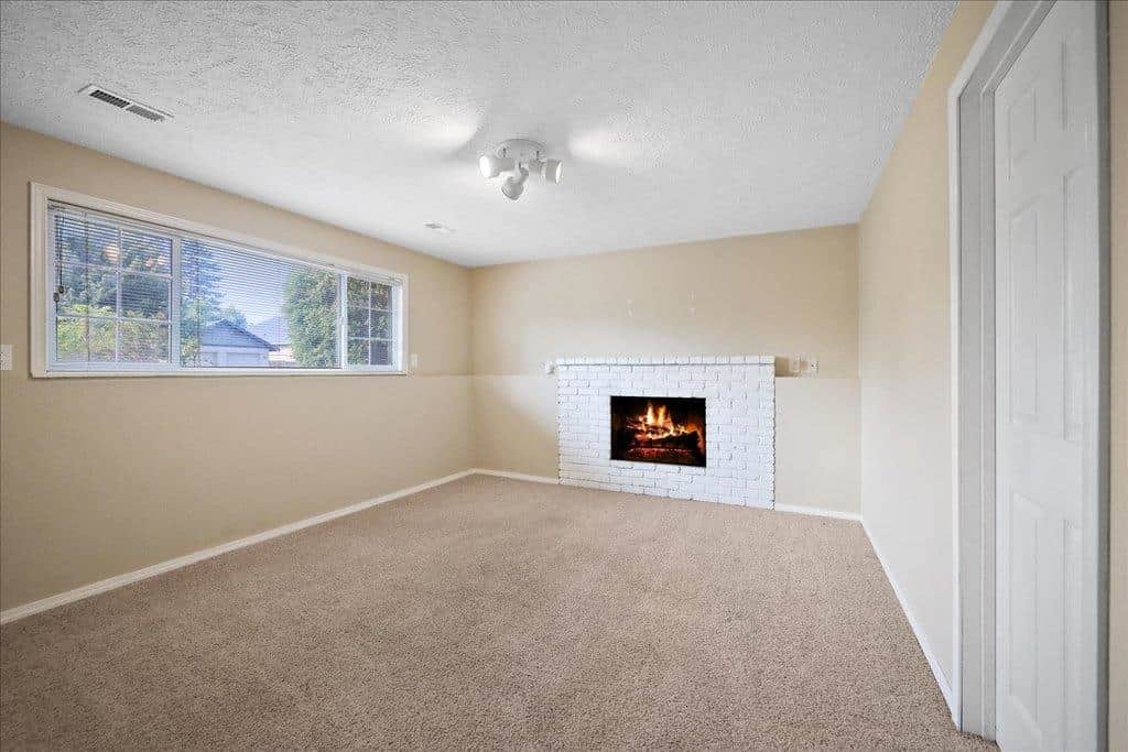1427 E 35th Ave thumbnail 22