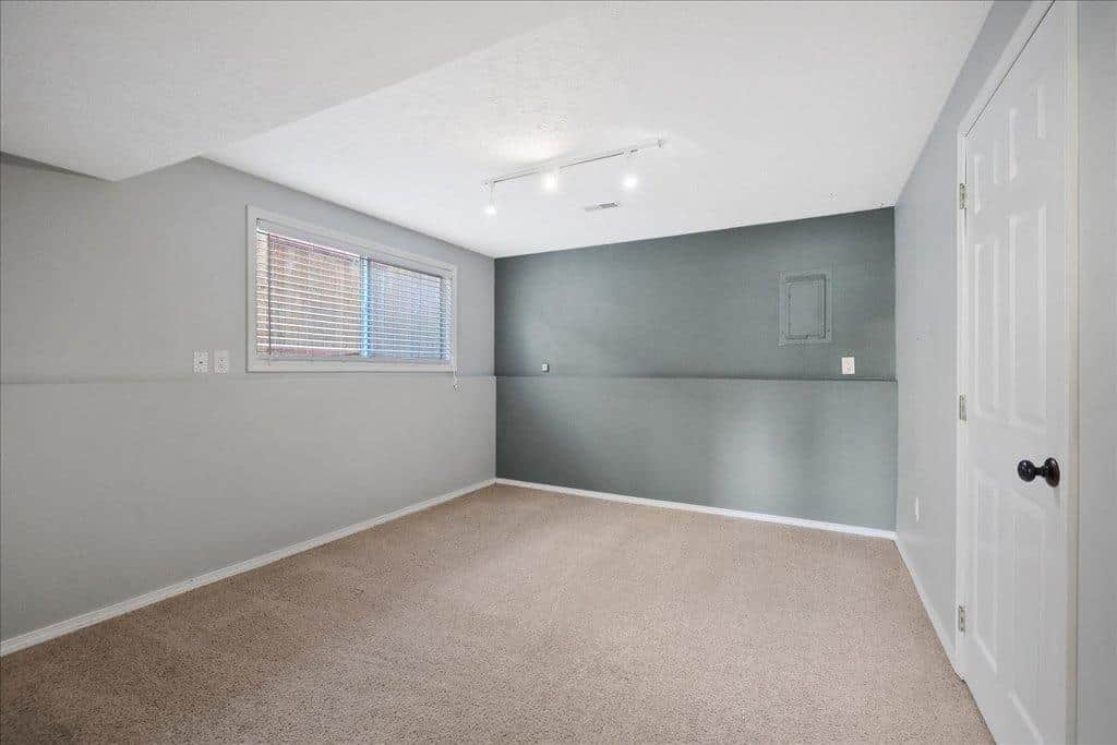 1427 E 35th Ave thumbnail 24