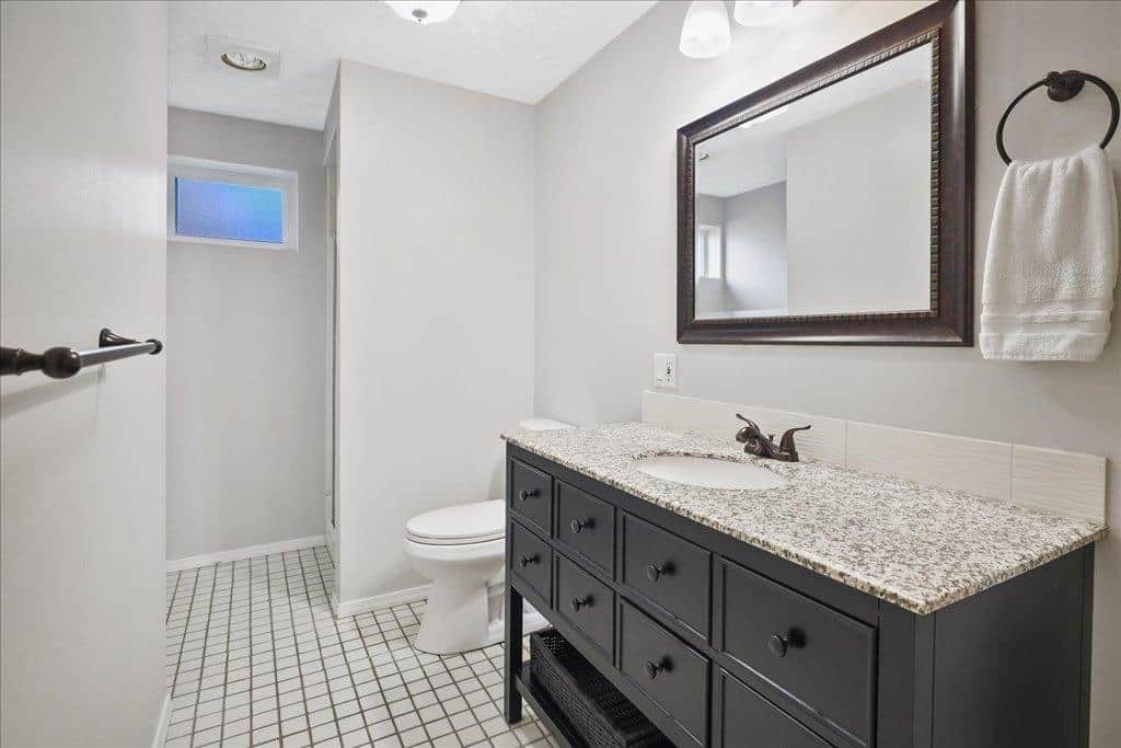 1427 E 35th Ave thumbnail 25