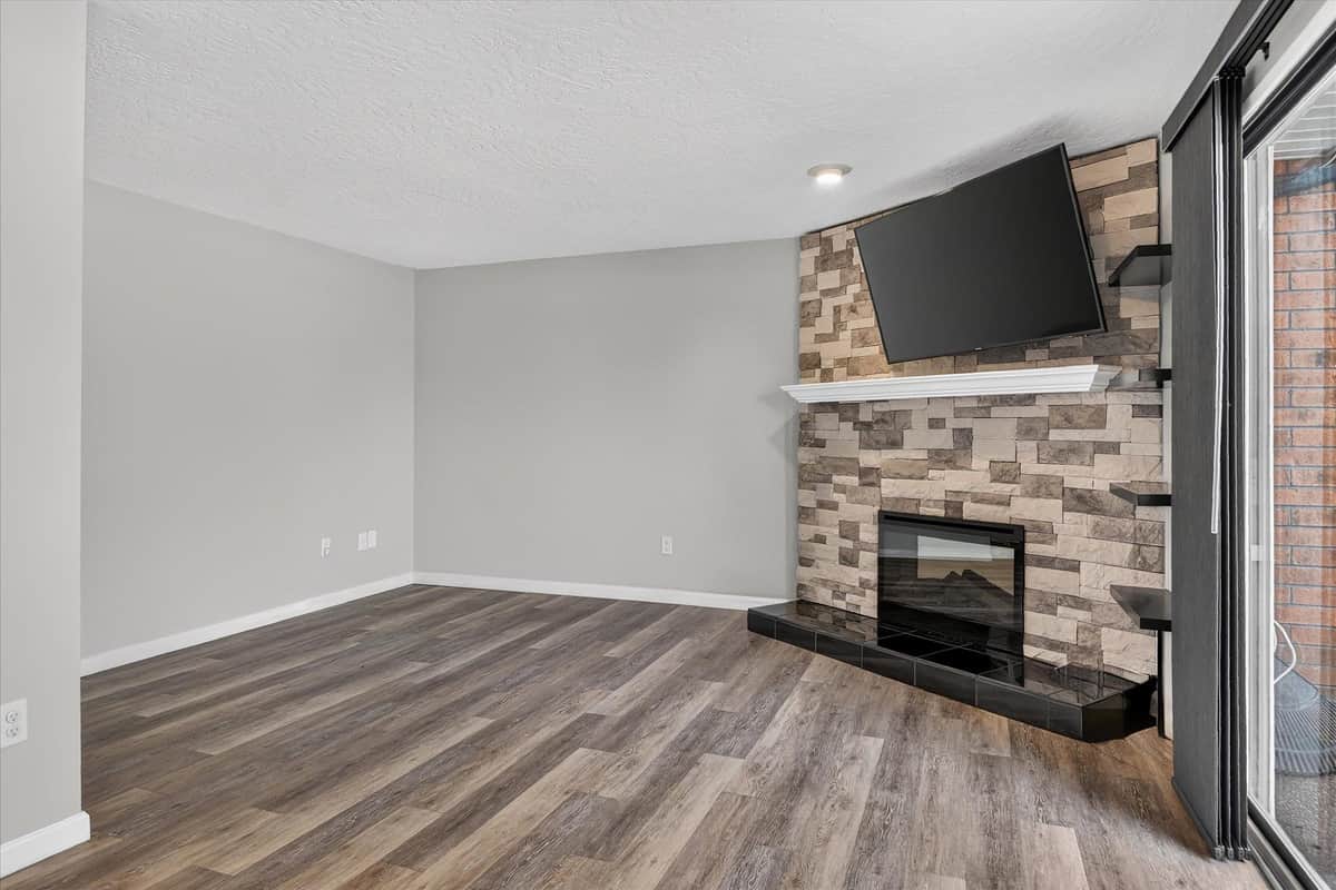 7878 N WILDING Dr thumbnail 11