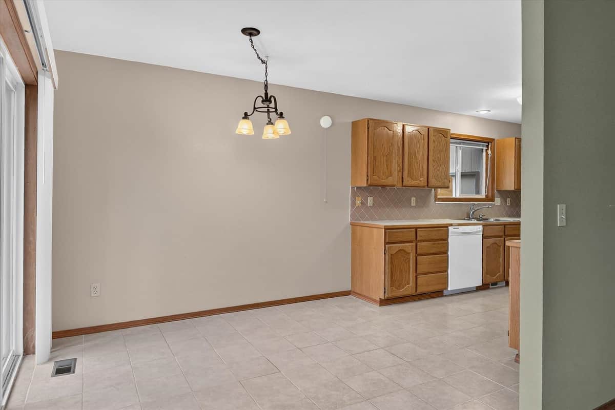 16115 E LONGFELLOW Ave thumbnail 8