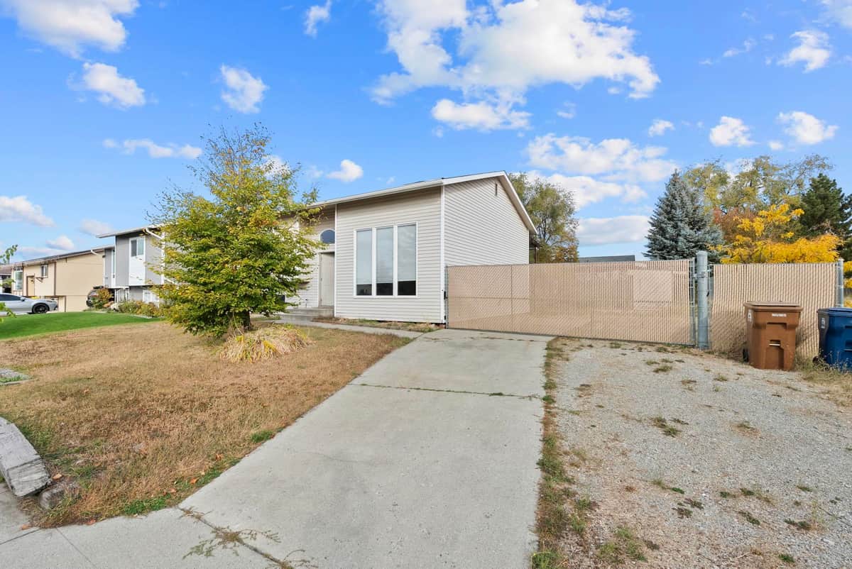 3315 E Garnet Ave thumbnail 2