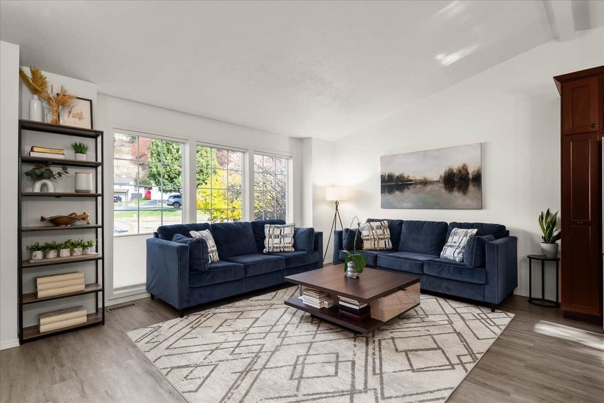 5004 N Lillian Ct thumbnail 3