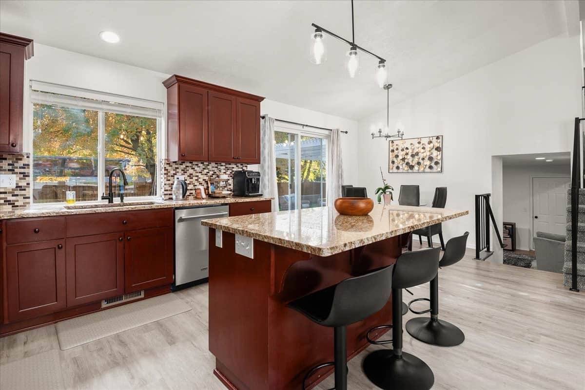 5004 N Lillian Ct thumbnail 9
