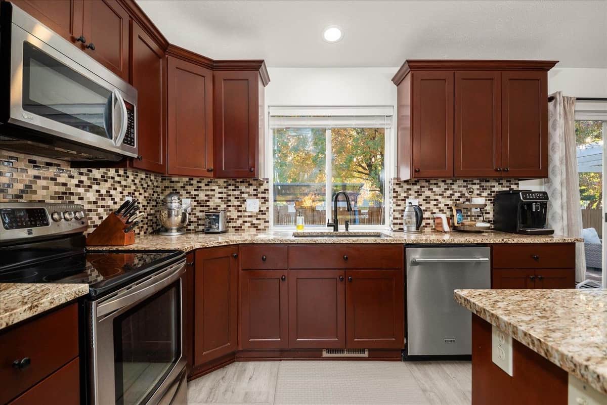 5004 N Lillian Ct thumbnail 10