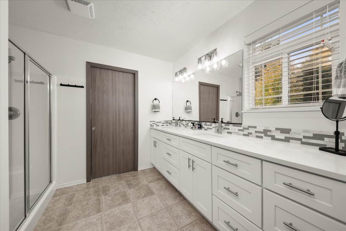 5004 N Lillian Ct thumbnail 19