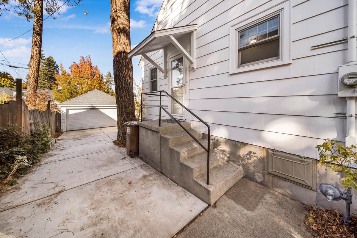 428 W 27th Ave thumbnail 39