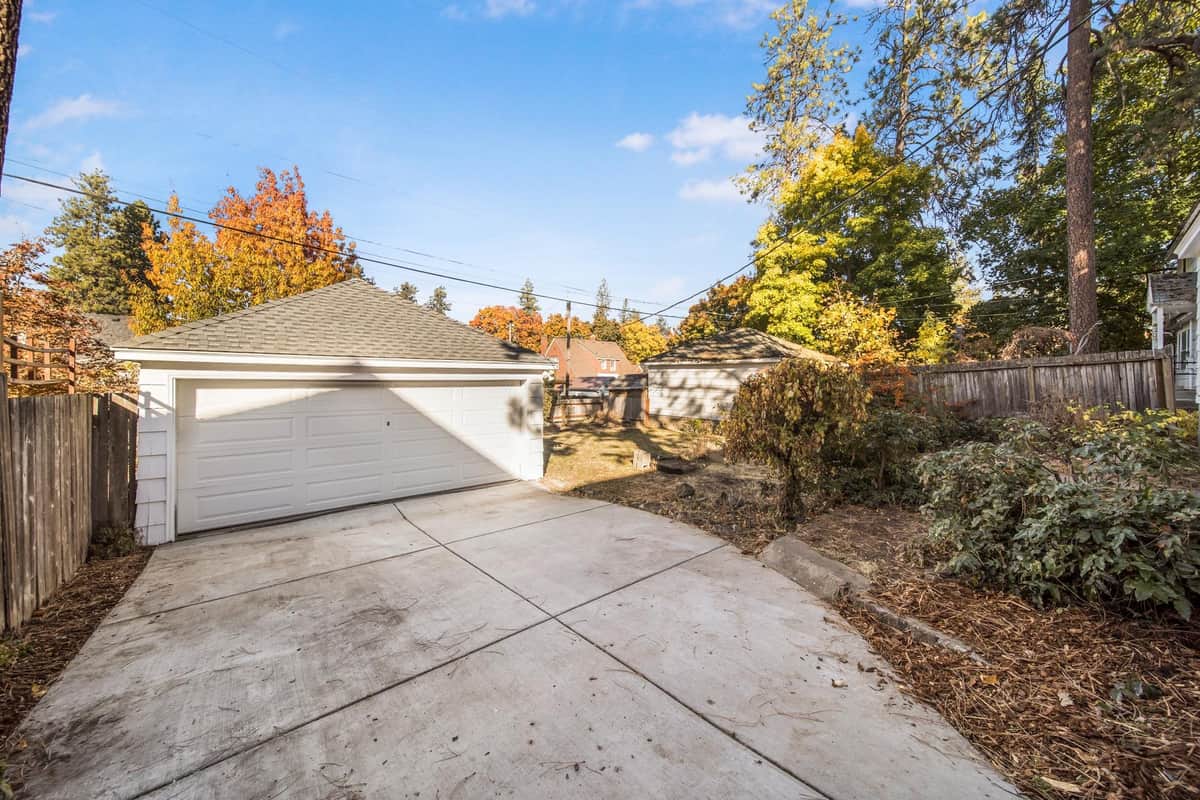 428 W 27th Ave thumbnail 40