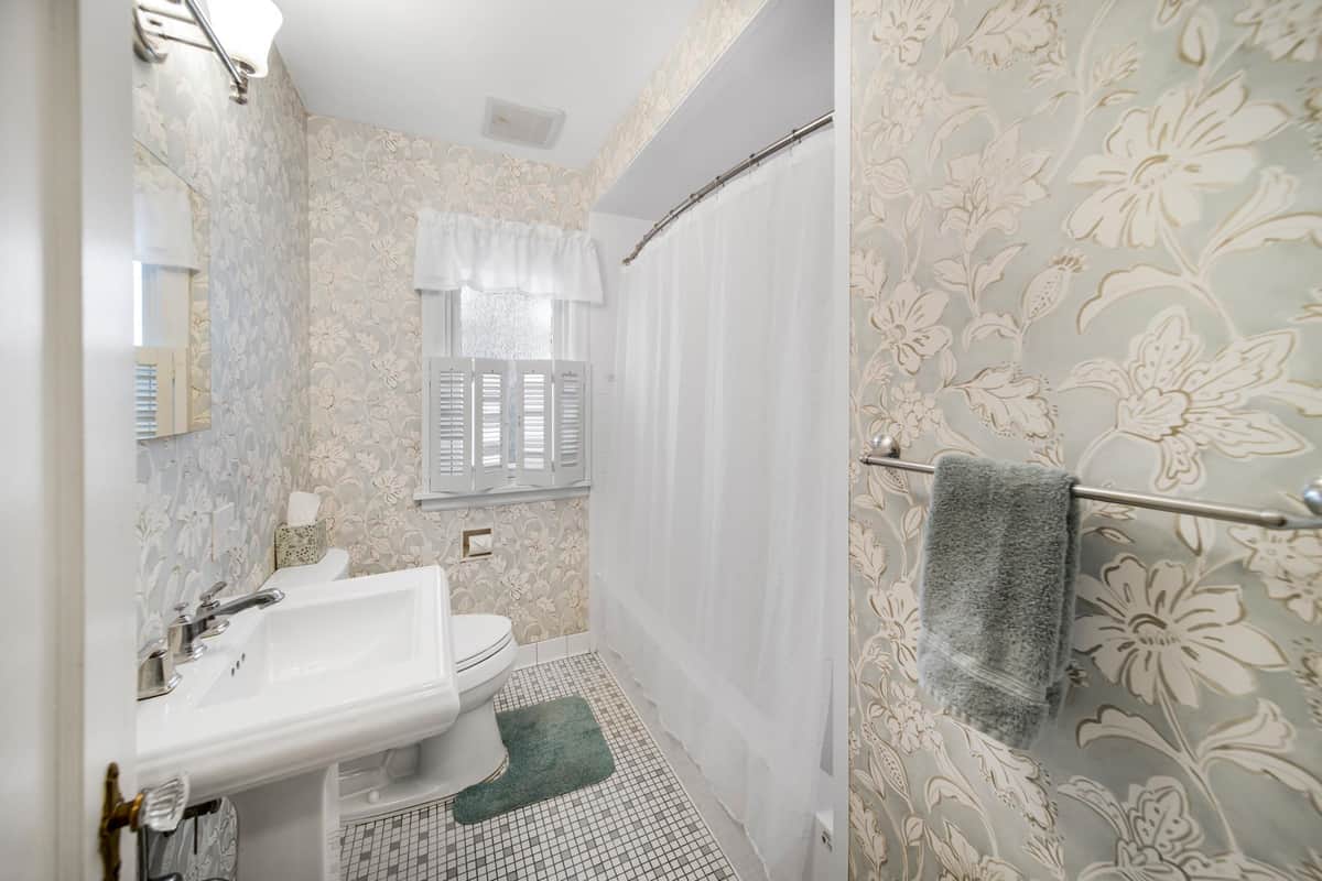 428 W 27th Ave thumbnail 20