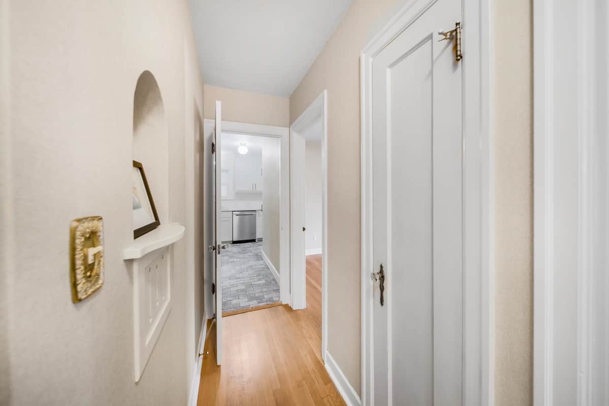428 W 27th Ave thumbnail 14