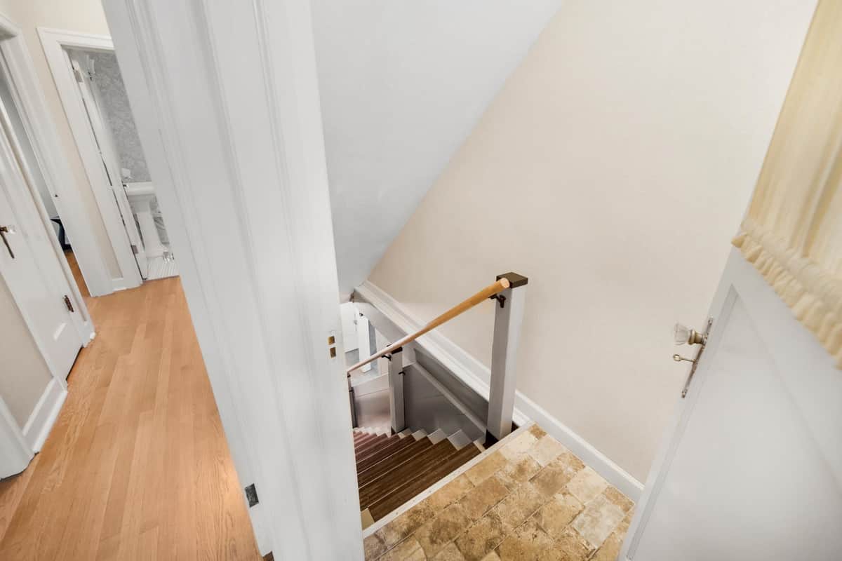428 W 27th Ave thumbnail 29