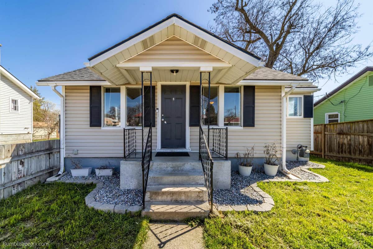 4718 N MAGNOLIA St thumbnail 2