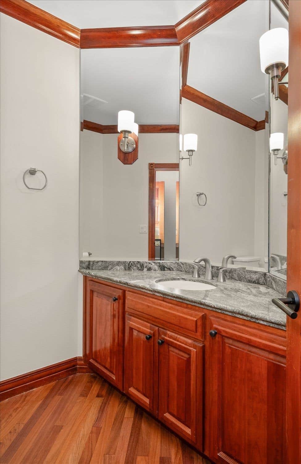 7611 S Mountain Springs Ln thumbnail 16