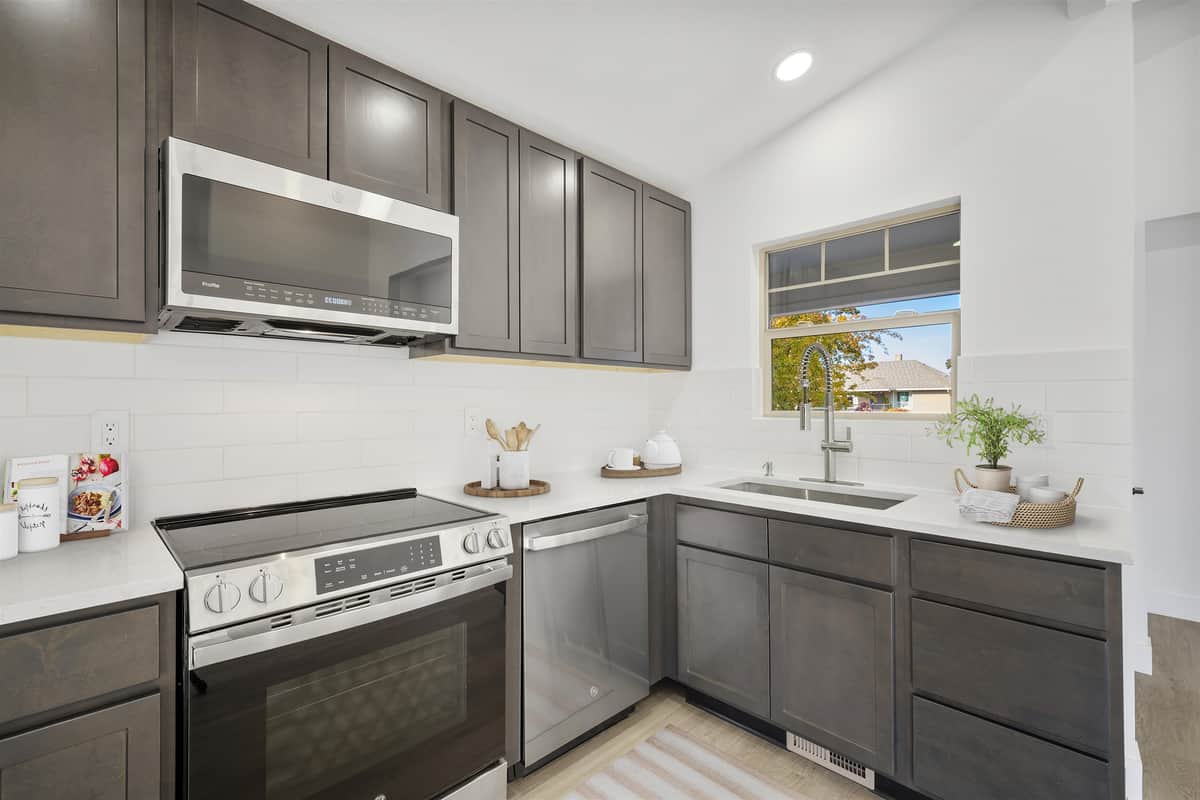 3622 E 26th Ave thumbnail 11